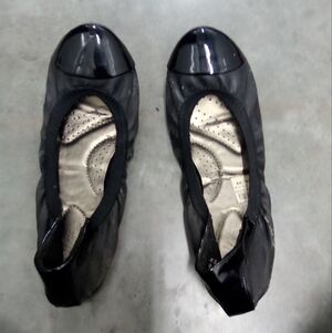 Woman's Black Shoes